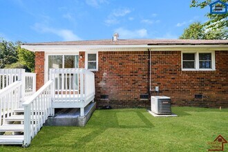 702 Couch St in McMinnville, TN - Building Photo - Building Photo