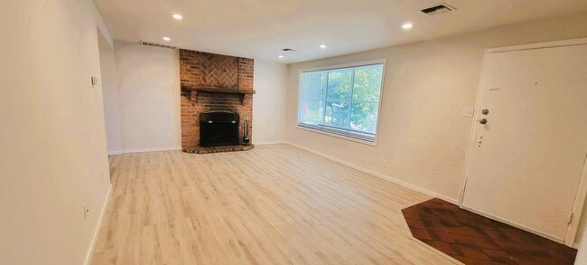 16339 Ashworth Ave N in Shoreline, WA - Building Photo - Building Photo