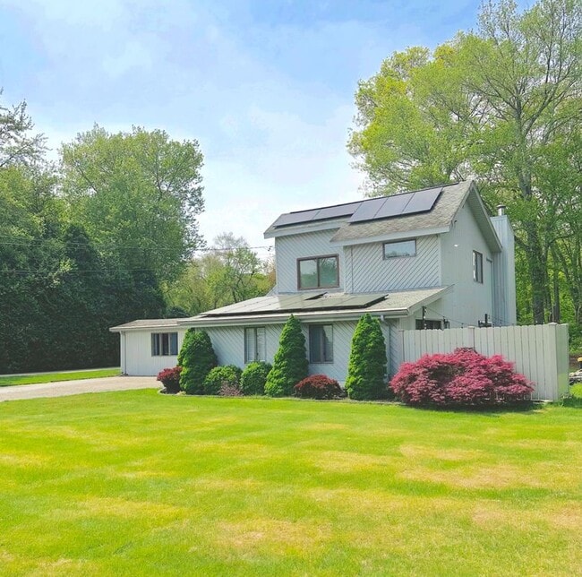 property at 10 Herster Dr