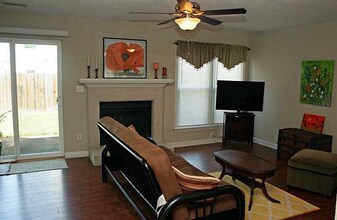1374 Battleford Dr in Virginia Beach, VA - Building Photo - Building Photo