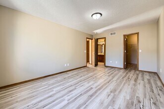 9172 Comstock Ln N in Maple Grove, MN - Building Photo - Building Photo