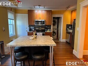 136 Summer St, Unit 1 in Watertown, MA - Building Photo - Building Photo