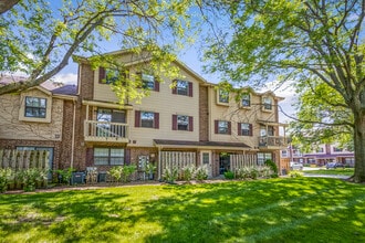 1504 W Jefferson Ave in Naperville, IL - Building Photo - Building Photo