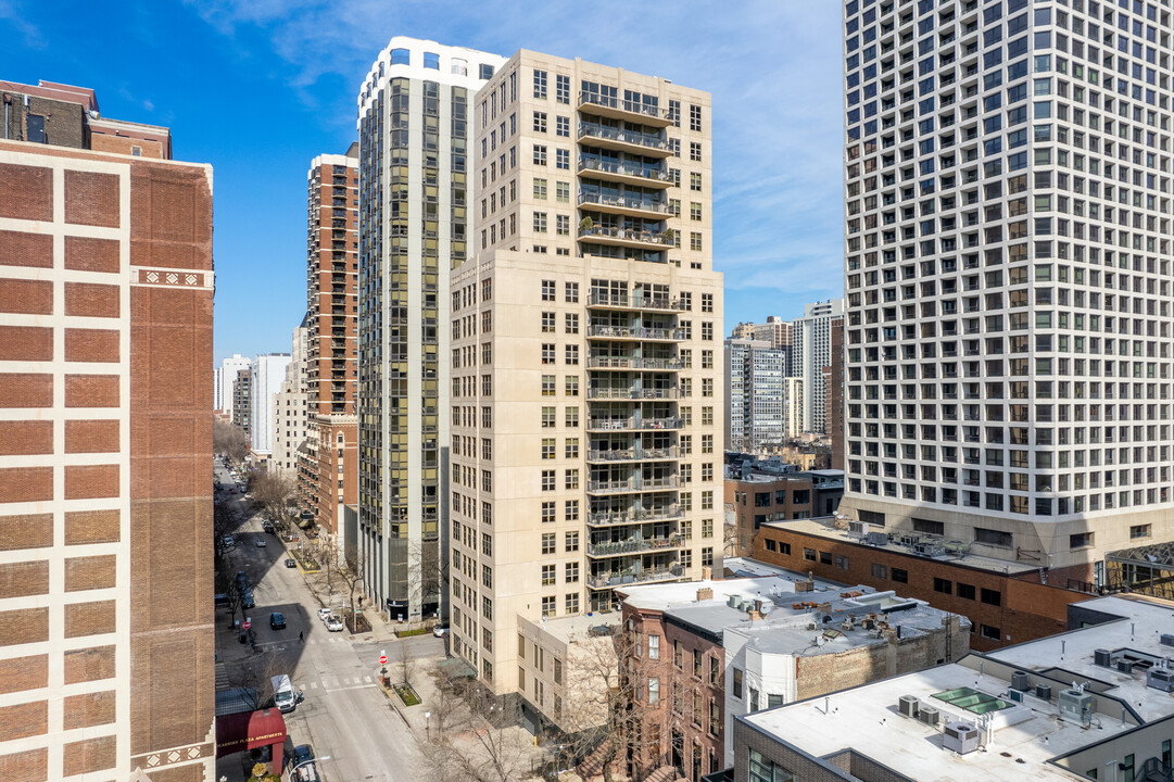 Maple Tower in Chicago, IL - Building Photo