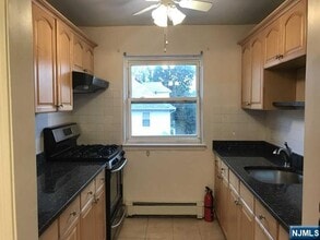 300 E Homestead Ave in Palisades Park, NJ - Building Photo - Building Photo