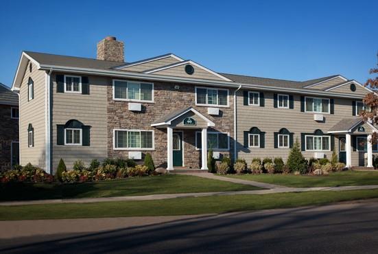 48 Johnson Ave in Sayville, NY - Building Photo - Building Photo