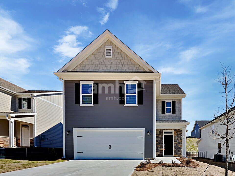 548 Smt Vw Ln in Canton, GA - Building Photo