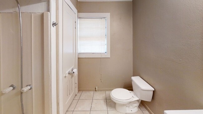 property at 1108 W 14th Ln