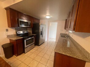 723 Clinton Dr in Stockton, CA - Building Photo - Building Photo