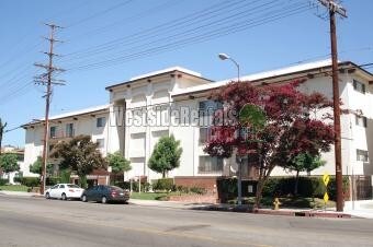 12801 Moorpark St, Unit 204 in Studio City, CA - Building Photo