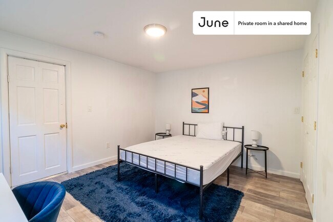 Private bedroom in 5 bed/2 bath Home in Boston, MA - Building Photo - Building Photo