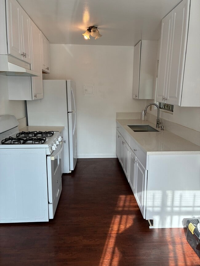 4424 Edenhurst Ave, Unit 1 in Los Angeles, CA - Building Photo - Building Photo