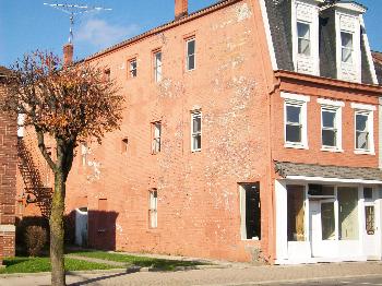 335 S Main St in Franklin, OH - Foto de edificio - Building Photo