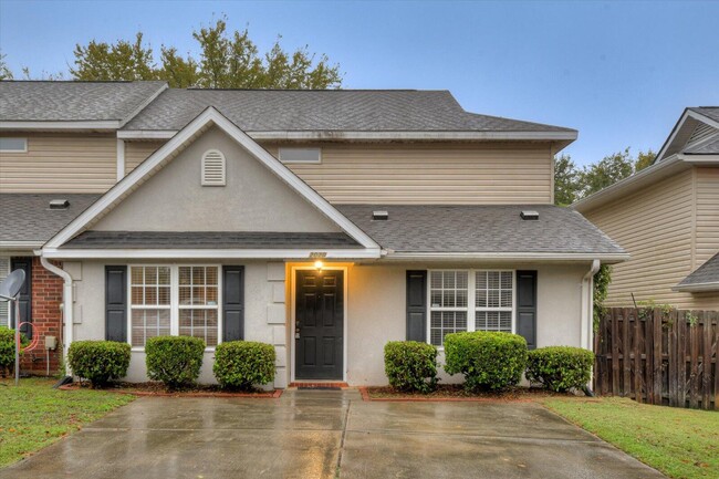 property at 2020 Lillian Dr