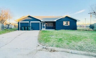 4320 Suntane Cir in Del City, OK - Building Photo