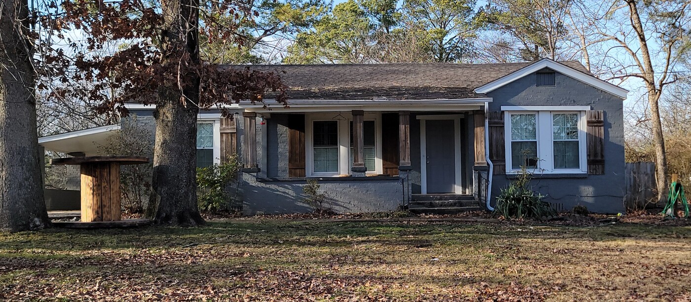 118 Seymore Ave in Florence, AL - Foto de edificio