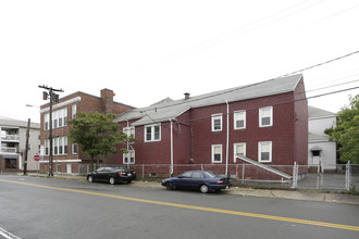 559-571 Summer St in Lynn, MA - Building Photo - Building Photo