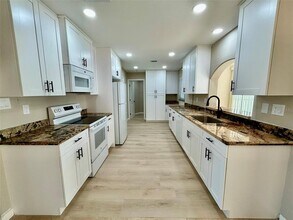 22157 New York Ave in Port Charlotte, FL - Building Photo - Building Photo