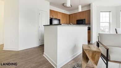 909 Mansion Dr, Unit 702-207 in Frederick, MD - Building Photo - Building Photo