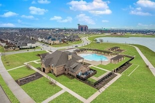 1735 Wittington Pl, Unit 2402 in Farmers Branch, TX - Building Photo