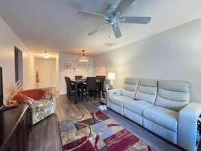 460 Asbury Ridge in Shelton, CT - Building Photo - Building Photo