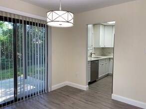 Krystie Manor (55+ Community) in Amityville, NY - Building Photo - Building Photo