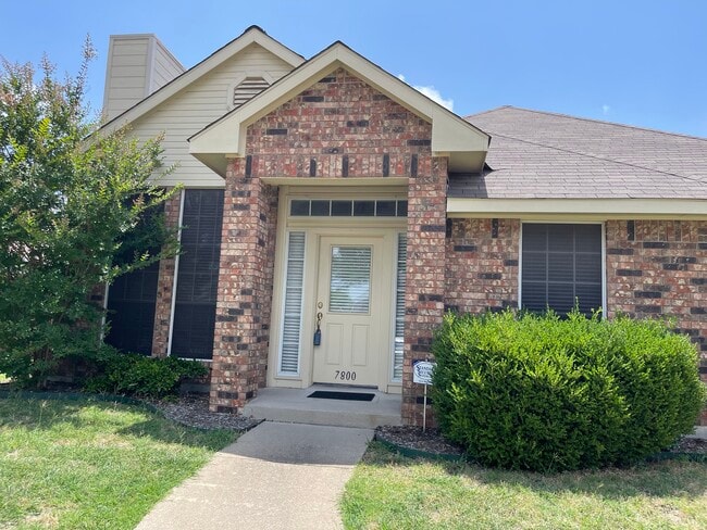 property at 7800 Kings Ridge Rd