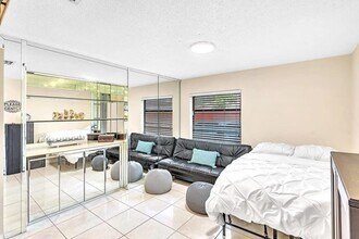 5824 N Park Rd in Fort Lauderdale, FL - Building Photo - Building Photo