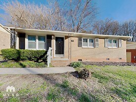 406 Edgegreen Dr in Charlotte, NC - Building Photo