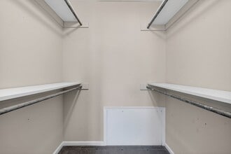 4202 Waltham Ct in Yardley, PA - Foto de edificio - Building Photo