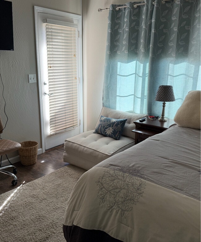 2423 W Silverton Dr in Flagstaff, AZ - Foto de edificio - Building Photo