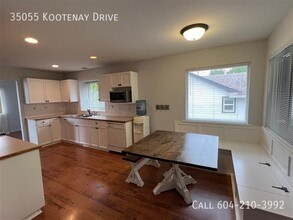 Great Home in an Amazing Location! in Abbotsford, BC - Building Photo - Building Photo