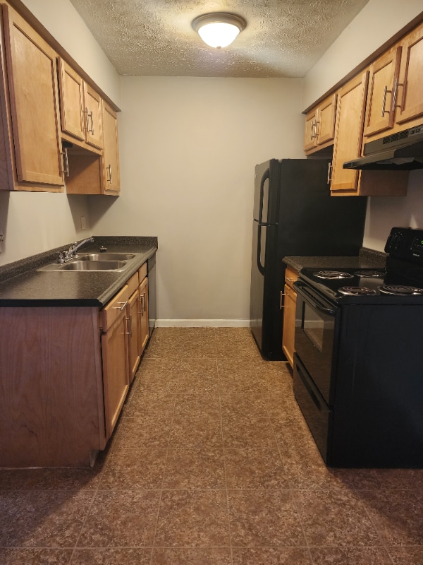 7300 Sunset Strip Ave NW in North Canton, OH - Building Photo - Building Photo