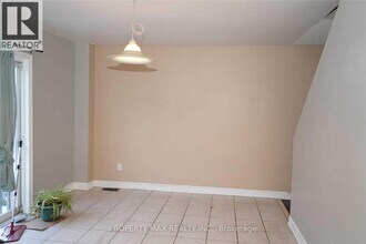 7 Solstice Dr in Toronto, ON - Building Photo - Building Photo
