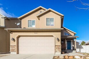 7054 Dry Sycamore Ln in West Jordan, UT - Building Photo