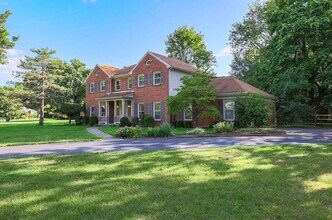 11880 Nathanshill Ln in Cincinnati, OH - Building Photo - Building Photo