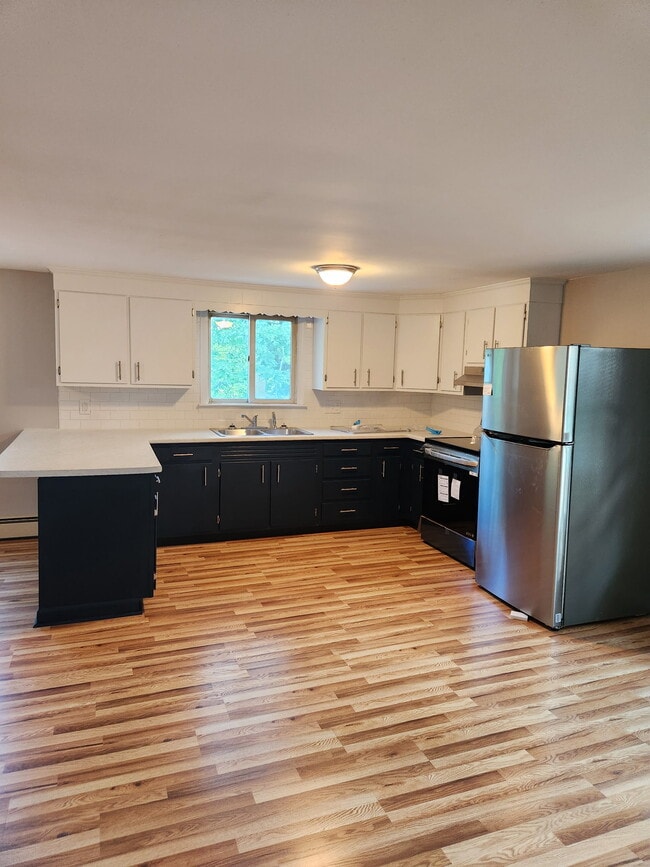 1 Hampson St, Unit 2nd floor