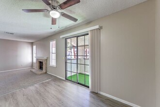 6647 W Tropicana Ave in Las Vegas, NV - Building Photo - Building Photo