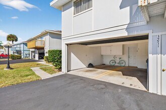 3271 Royal Canadian Trace in Ft. Myers, FL - Building Photo - Building Photo