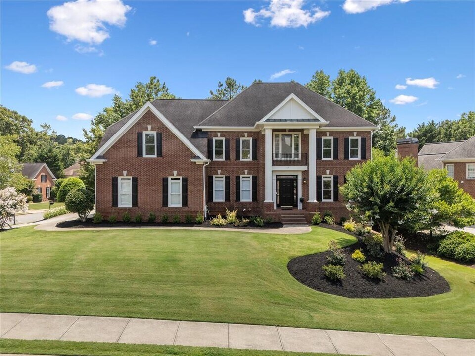 455 Majestic Cove in Alpharetta, GA - Building Photo