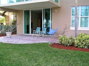 3340 NE 190th St in Miami, FL - Building Photo - Building Photo