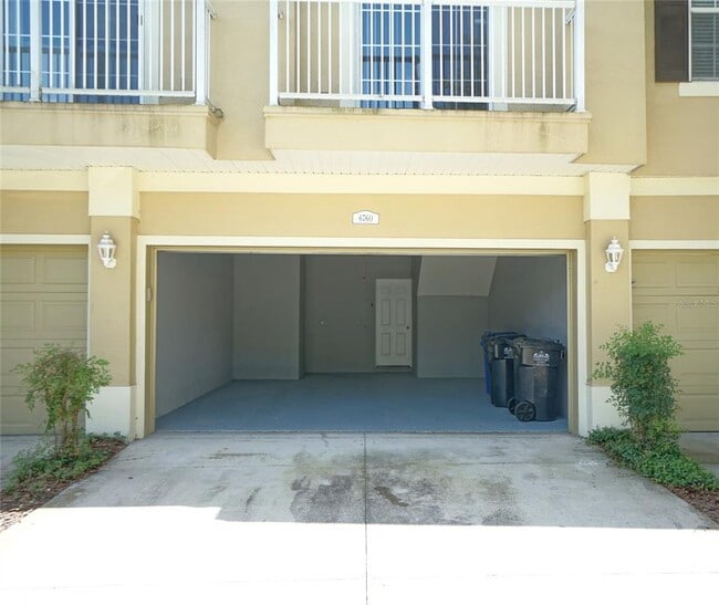 6760 Eagle Feather Dr in Riverview, FL - Foto de edificio - Building Photo