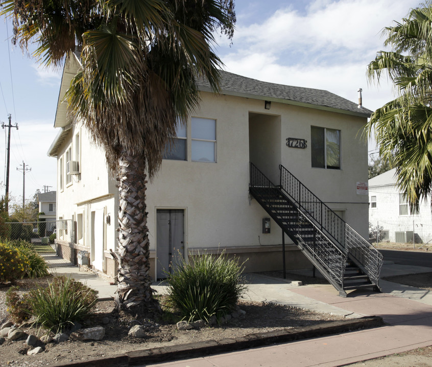 Casa Villa Apartments in Yuba City, CA - Building Photo