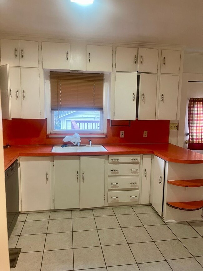 208 S College Ave in Tulsa, OK - Building Photo - Building Photo