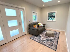113 Plymouth Ave, Unit ADU in San Carlos, CA - Building Photo - Building Photo