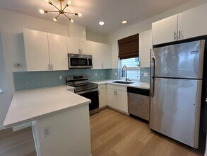 5950 California Ave SW in Seattle, WA - Building Photo - Building Photo