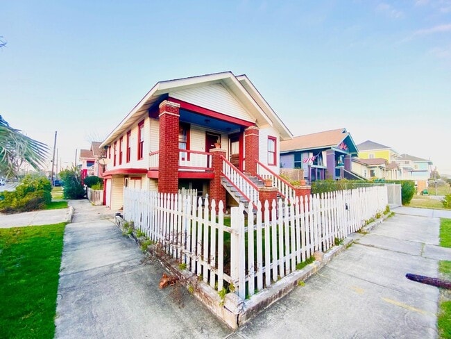 property at 2528 Avenue Q 1/2 Ave