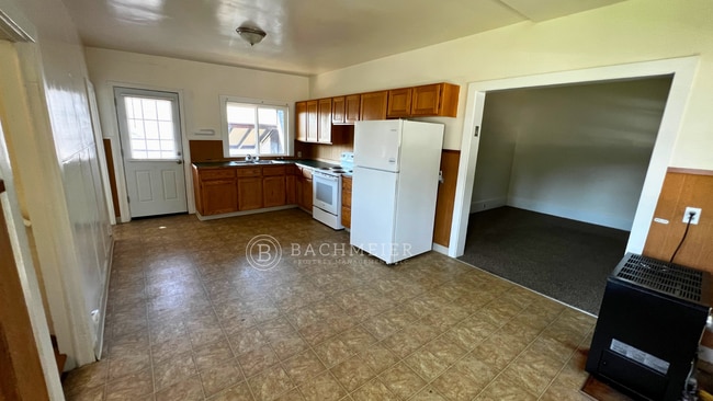 727 SW 1st St in Pendleton, OR - Building Photo - Building Photo