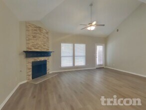 511 Wolf Dr in Forney, TX - Foto de edificio - Building Photo