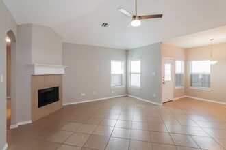 2113 Beacon Way in Fort Worth, TX - Building Photo - Building Photo